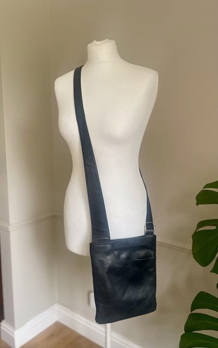 Radley black leather crossbody - black,